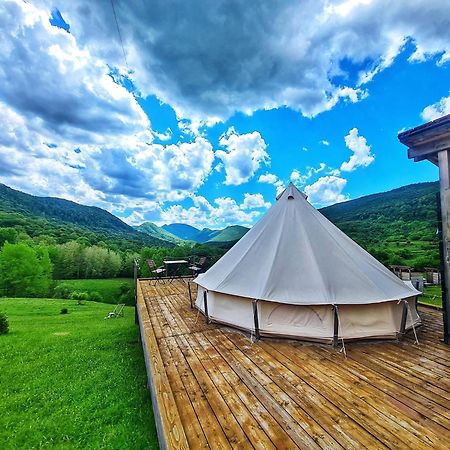 The Hunters Glamping Hotel Ciudanovita Eksteriør billede