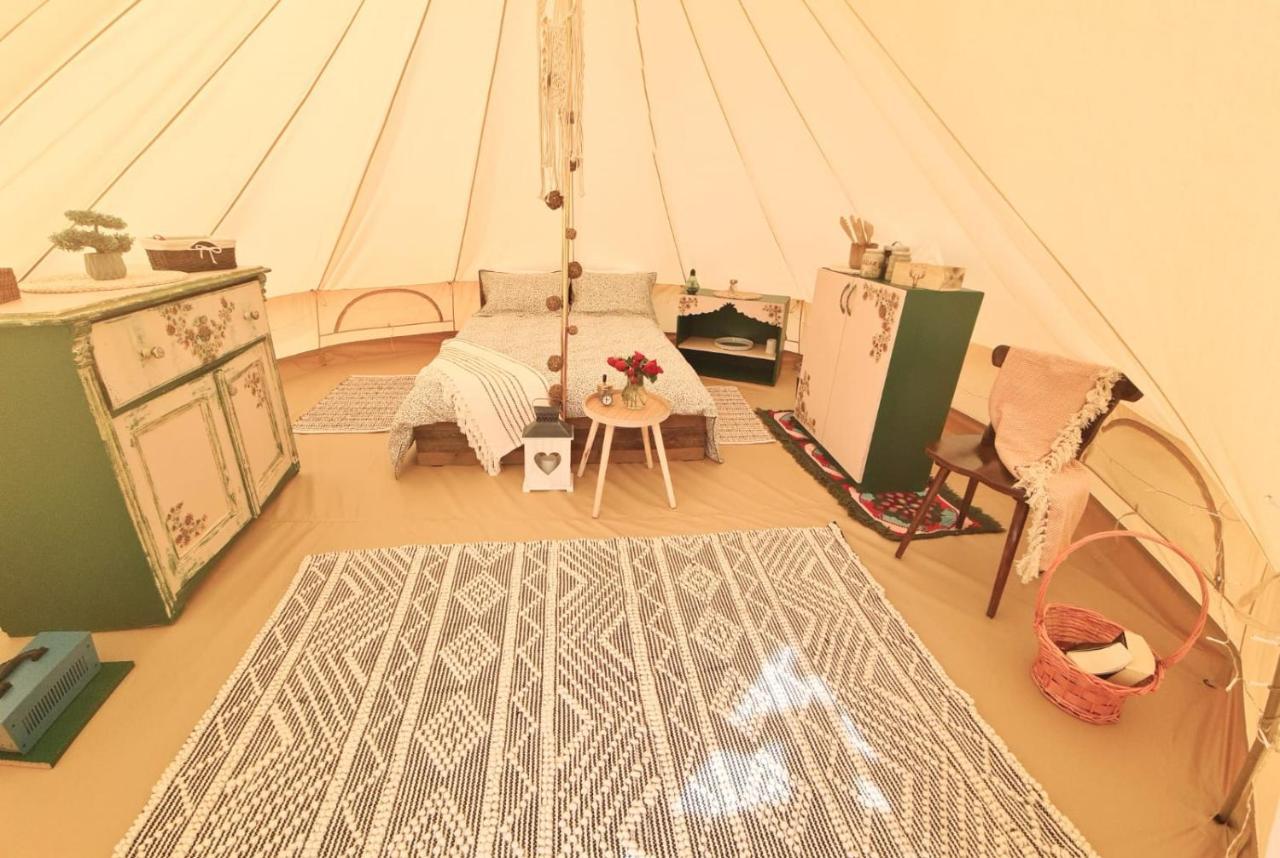 The Hunters Glamping Hotel Ciudanovita Eksteriør billede