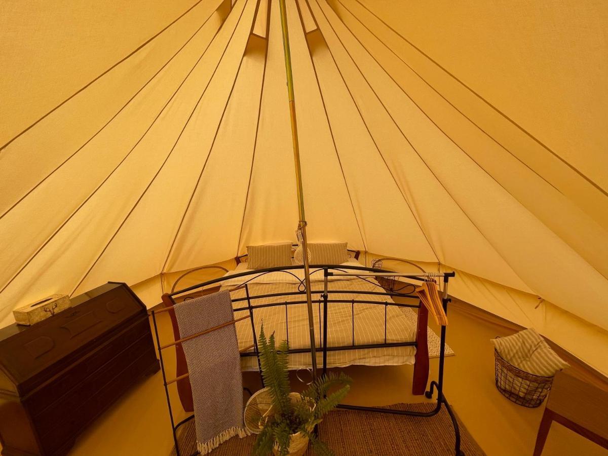 The Hunters Glamping Hotel Ciudanovita Eksteriør billede