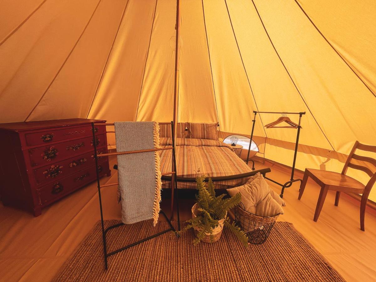 The Hunters Glamping Hotel Ciudanovita Eksteriør billede