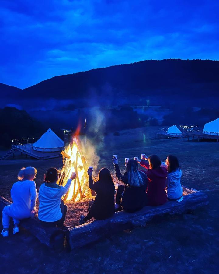 The Hunters Glamping Hotel Ciudanovita Eksteriør billede